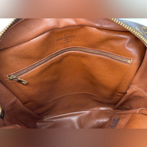 Louis Vuitton Monogram Danube GM crossbody Largest Size - Picture 9 of 15